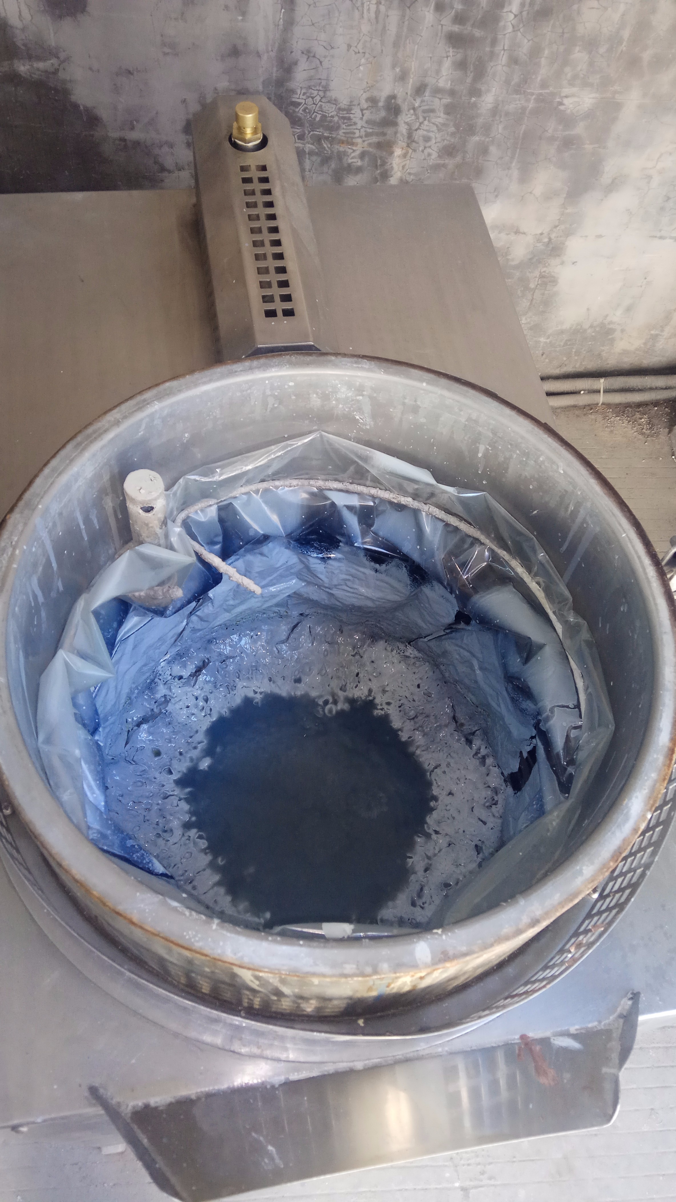 溶劑回收機,漆渣烘干減量處理設備,噴漆涂裝循環廢水處理,印刷廢水處理
